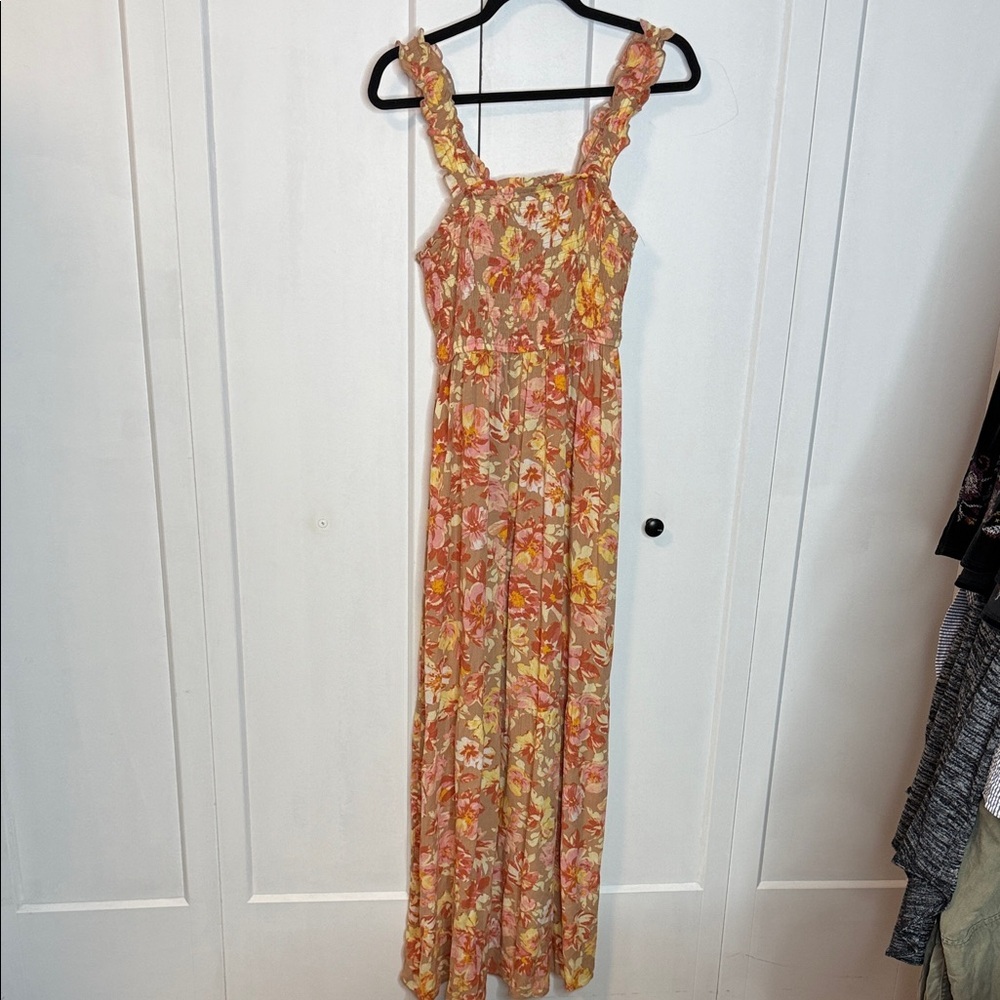 Wilde Skye Floral boho Maxi Dress - smocked top - slight ruffle skirt - med
